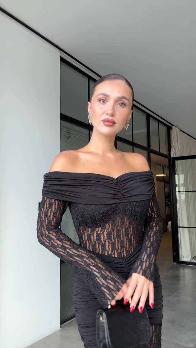 Sexy Strapless Long Sleeve off-Neck Solid Color Lace Dress