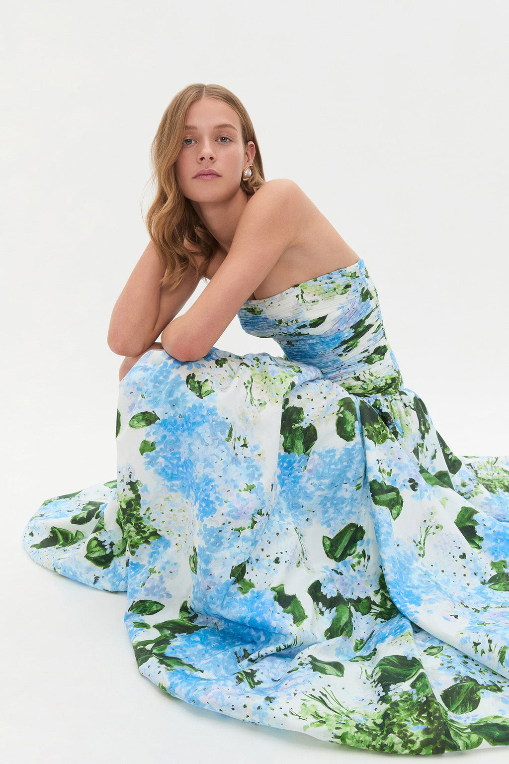 Strapless Hydrangea Floral Print High-Slit Maxi Gown